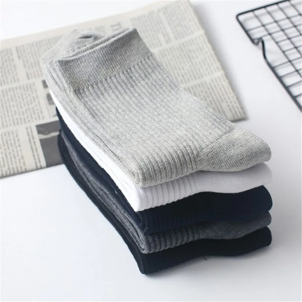 Autumn And Winter New Men's Long Socks Double Needle Striped Cotton Middle Tube Business Casual
Autumn And Winter New Men's Long Socks Double Needle Striped Cotton Middle Tube Business Casual