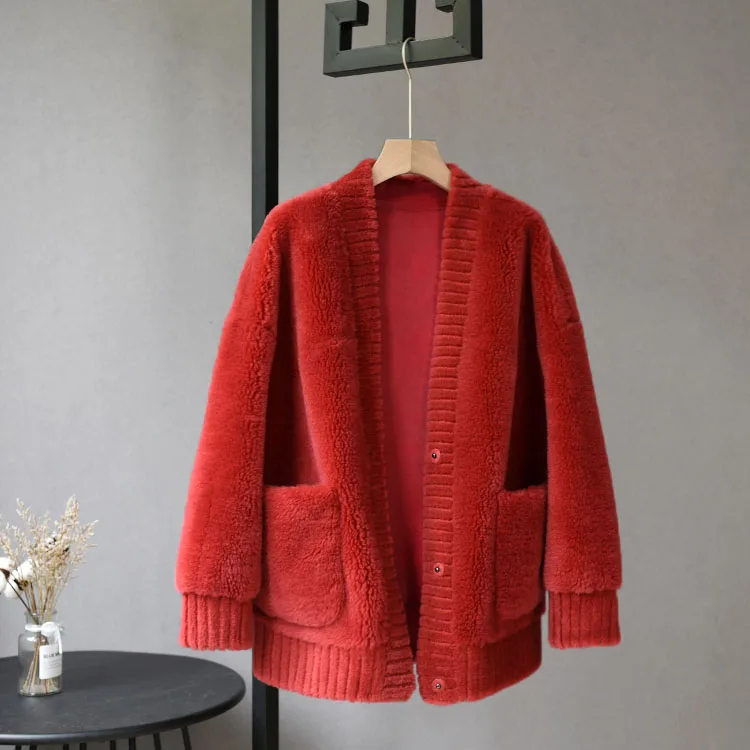 Women 2020 Autumn Winter Real Sheep Shearing Coat Natural Wool Fur Jacket Female Genuine Fur Short Coats Elegant Outerwear L881
Women 2020 Autumn Winter Real Sheep Shearing Coat Natural Wool Fur Jacket Female Genuine Fur Short Coats Elegant Outerwear L881