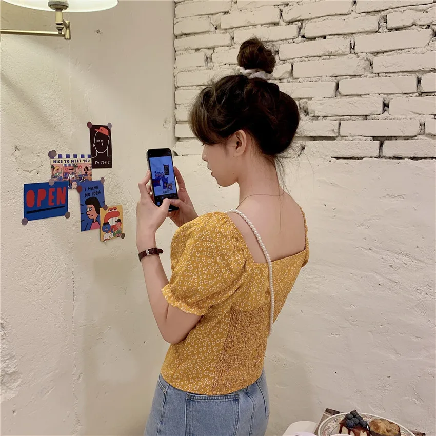 New plus size Red Girls short Sleeve Summer Shirt Floral bow collar Shirts Womens Tops Blouses Print red Blouse Women Top femme 
New plus size Red Girls short Sleeve Summer Shirt Floral bow collar Shirts Womens Tops Blouses Print red Blouse Women Top femme