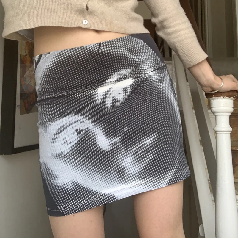 2021 Gothic Print Tight Bodycon Skirt Clubwear Slim Fit High Waist Penceil Skirt Sexy Women Y2K Aesthetic Harajuku Streetwear
2021 Gothic Print Tight Bodycon Skirt Clubwear Slim Fit High Waist Penceil Skirt Sexy Women Y2K Aesthetic Harajuku Streetwear