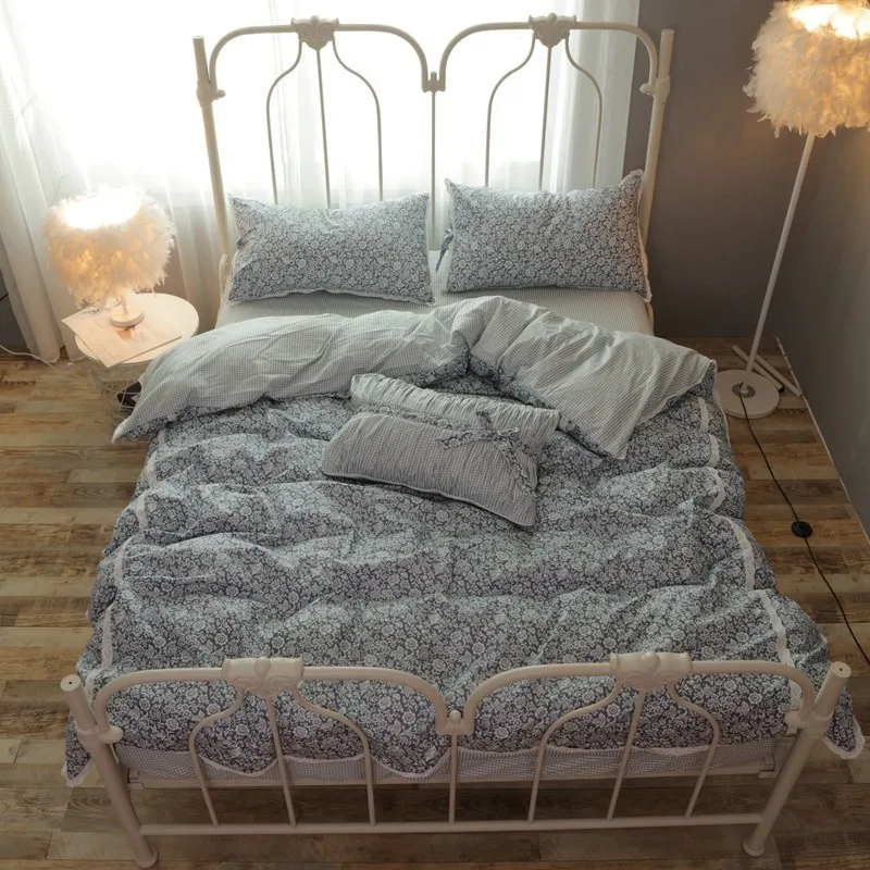 Girls Flower Bedding Set Super Soft Blue100% Cotton Vintage Floral Duvet Cover Sheet 2 Pillowcases Fresh Flowers Quilt Cover set
Girls Flower Bedding Set Super Soft Blue100% Cotton Vintage Floral Duvet Cover Sheet 2 Pillowcases Fresh Flowers Quilt Cover set