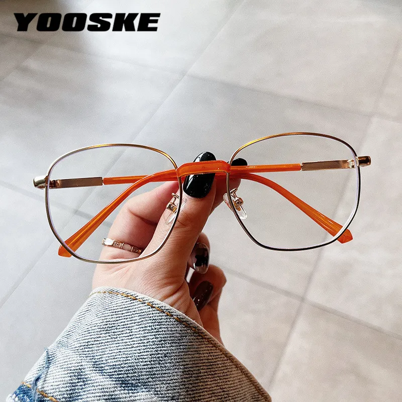 Модные очки YOOSKE с защитой от сисветильник для мужчин и женщин, металлические очки, оптические очки, прозрачные очки для компьютерных игр
Модные очки YOOSKE с защитой от сисветильник для мужчин и женщин, металлические очки, оптические очки, прозрачные очки для компьютерных игр