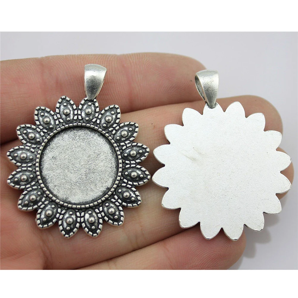 WYSIWYG 3pcs 20mm Inner Size Antique Silver Color Flower Cameo Cabochon Base Setting Charms Pendant Jewelry Accessories
WYSIWYG 3pcs 20mm Inner Size Antique Silver Color Flower Cameo Cabochon Base Setting Charms Pendant Jewelry Accessories