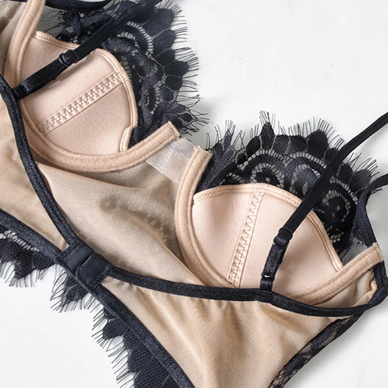 New Exposed Lace Sexy Breathable Comfortable Ultra-thin Mold Cup Ladies Bra
New Exposed Lace Sexy Breathable Comfortable Ultra-thin Mold Cup Ladies Bra