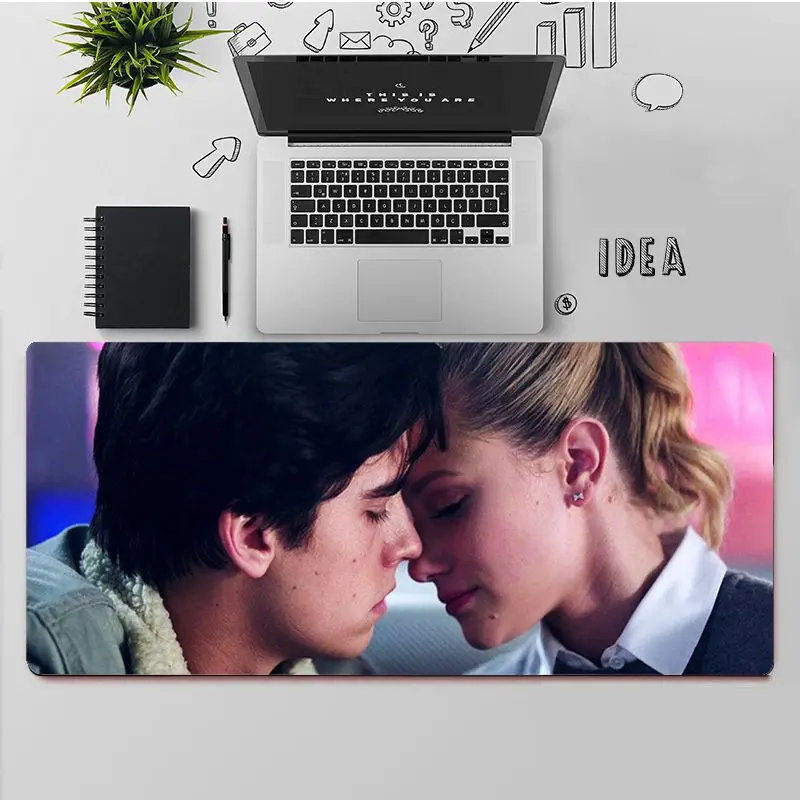 FHNBLJ High Quality Riverdale Series Cole Sprouse Natural Rubber Gaming mousepad Desk Mat Rubber Computer Gaming mousepad
FHNBLJ High Quality Riverdale Series Cole Sprouse Natural Rubber Gaming mousepad Desk Mat Rubber Computer Gaming mousepad