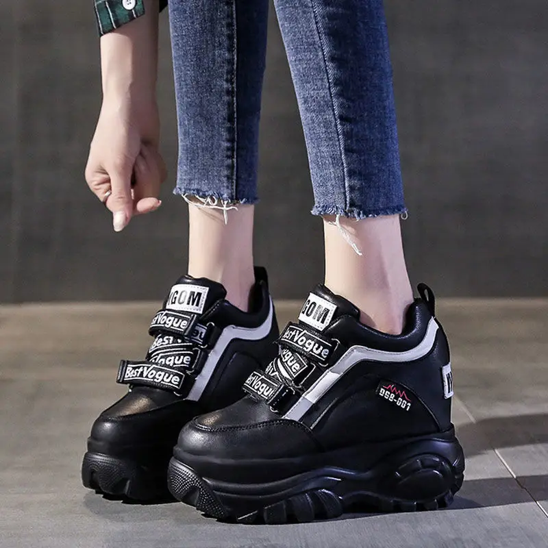 Thick-soled high daddy shoes girls sponge cake casual super hot autumn winter web celebrity sports shoes womens platform heels
Thick-soled high daddy shoes girls sponge cake casual super hot autumn winter web celebrity sports shoes womens platform heels