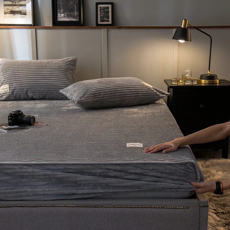 Solid Color Magic Velvet Thicken Fitted Sheets Bed Cover Bedspreads Universal Bedding Sets Gray Red Bedclothes Clean Coverlets
Solid Color Magic Velvet Thicken Fitted Sheets Bed Cover Bedspreads Universal Bedding Sets Gray Red Bedclothes Clean Coverlets