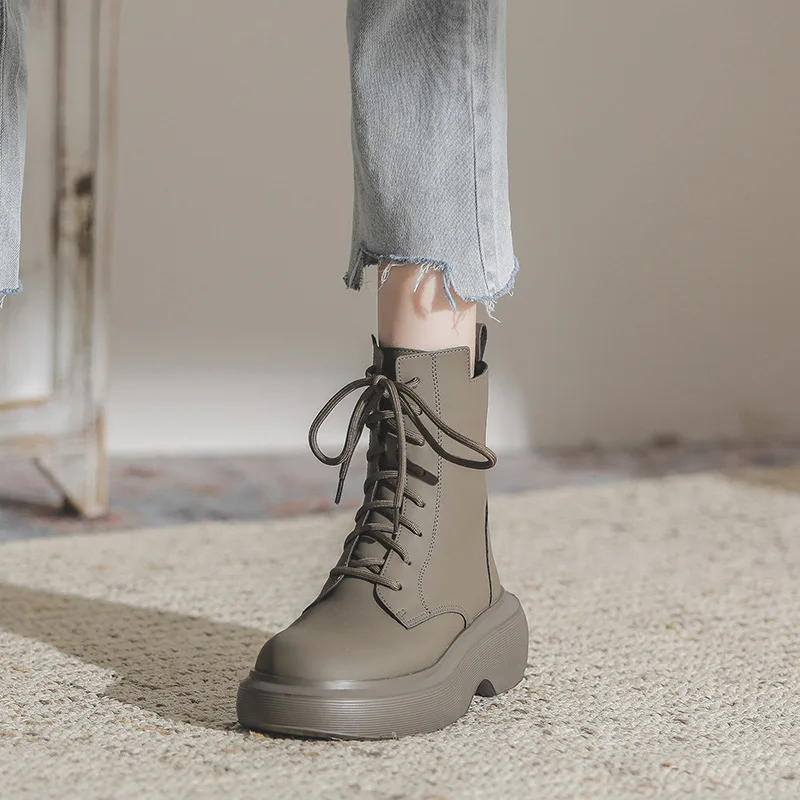 Women Autumn and Winter New Boots British Style Thick-soled Women's Short Boots Women's Lace-up Big-head Net Red Mid-tube Boots
Women Autumn and Winter New Boots British Style Thick-soled Women's Short Boots Women's Lace-up Big-head Net Red Mid-tube Boots