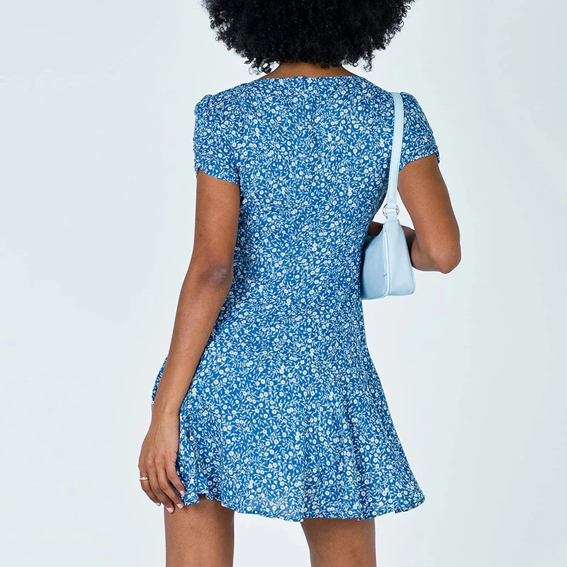 Floral Mini Dress for Women Summer Short Sleeve V Neck A-Line Flower Printed Dresses Casual Beach Style Ins Female Vestidos 2021
Floral Mini Dress for Women Summer Short Sleeve V Neck A-Line Flower Printed Dresses Casual Beach Style Ins Female Vestidos 2021