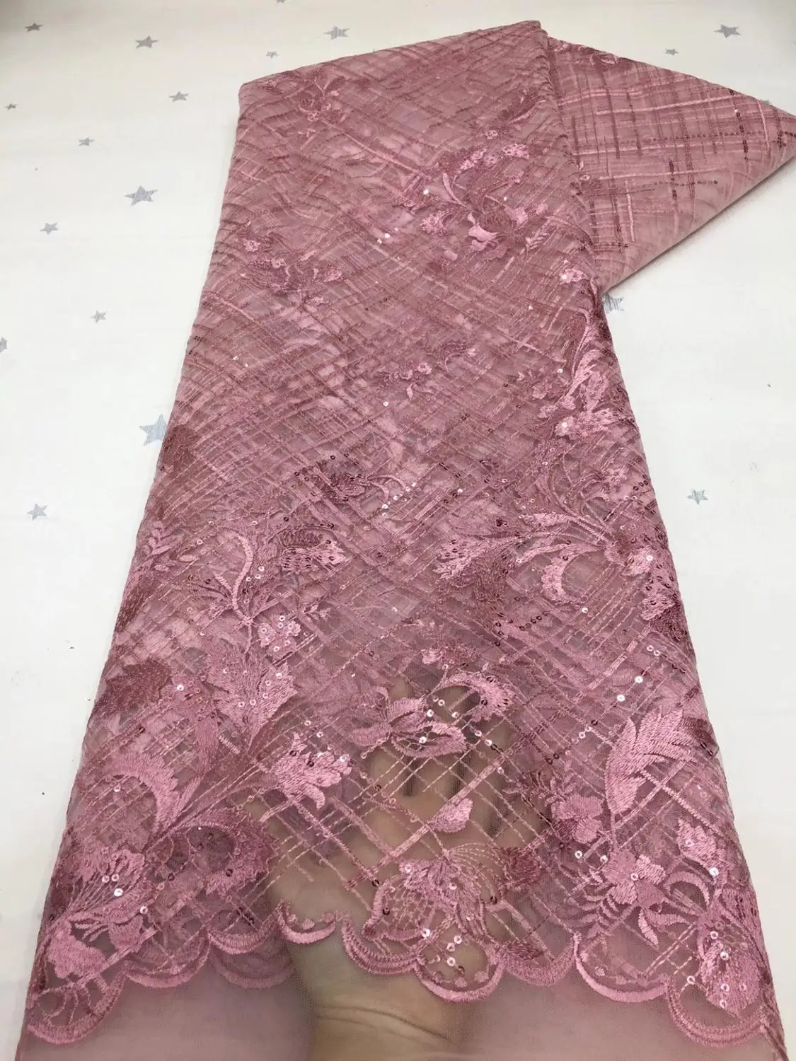 Onion Sequined Embroidered Mehs Tulle Lace Fabric 2020HIgh Quality African Sequins Net Lace Wedding Dresses Bride Material
Onion Sequined Embroidered Mehs Tulle Lace Fabric 2020HIgh Quality African Sequins Net Lace Wedding Dresses Bride Material