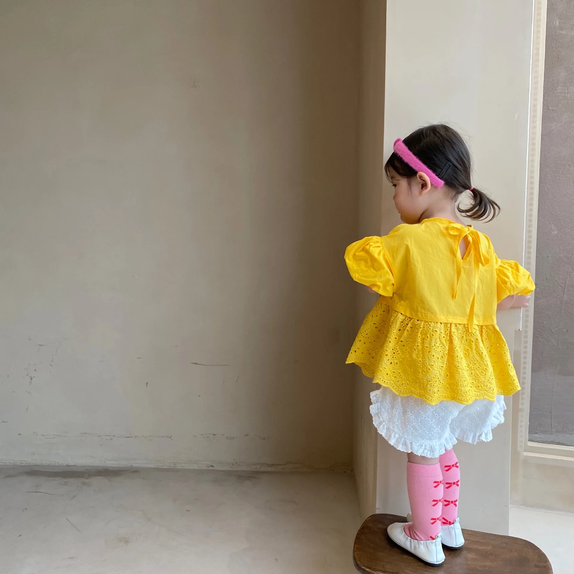 Korean Children's Clothing 2021 Summer New Girls' Shirt Bubble Sleeve Hem Lace Top
Korean Children's Clothing 2021 Summer New Girls' Shirt Bubble Sleeve Hem Lace Top