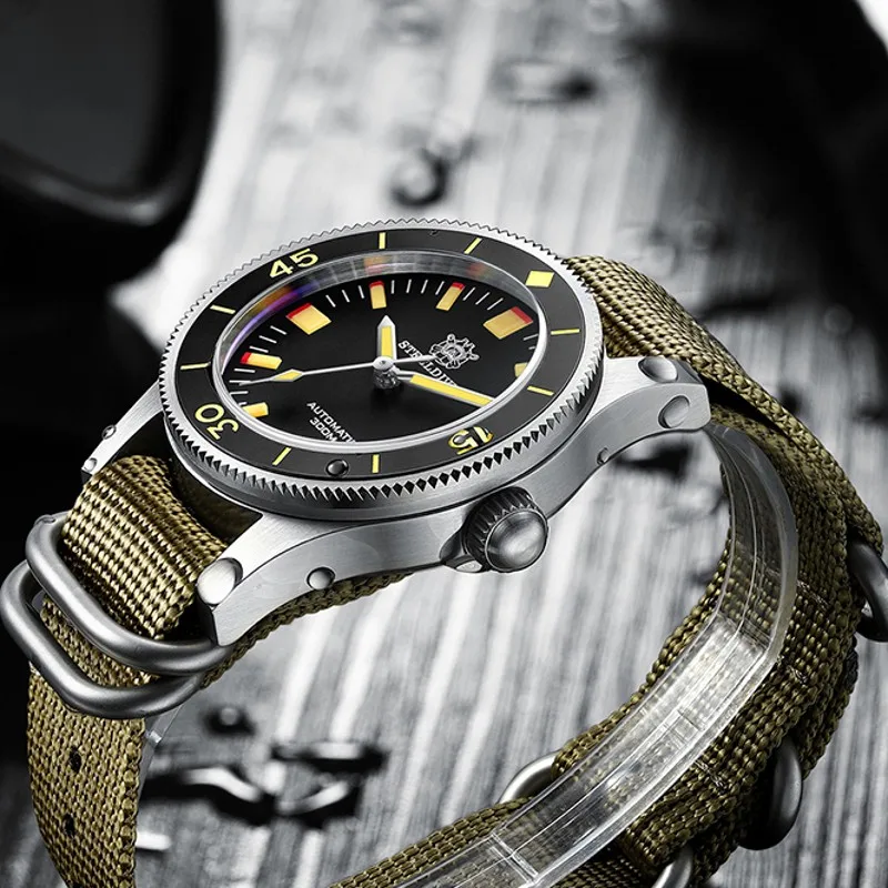 2021 Steeldive Retro Men Diver Watch 300M Waterproof Sapphire NH35 Automatic Mechanical Watches C3 Luminous 
2021 Steeldive Retro Men Diver Watch 300M Waterproof Sapphire NH35 Automatic Mechanical Watches C3 Luminous