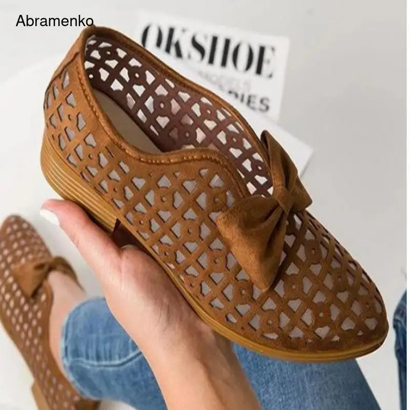 Hollow-Carved Women Sandals Summer Style Retro Platform Sandals Comfortable High Hoof Thick Heel gauze Bow Shoes Plus Size 35-43
Hollow-Carved Women Sandals Summer Style Retro Platform Sandals Comfortable High Hoof Thick Heel gauze Bow Shoes Plus Size 35-43
