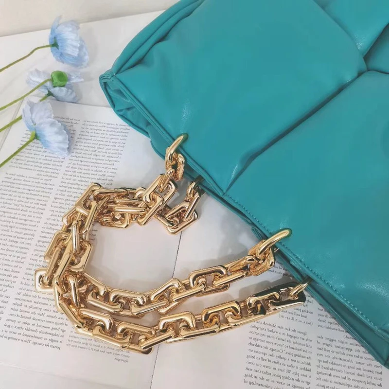 Solid Color Thick Chain Handbags for Women 2020 New Luxury Handbags Women Bags Designer Ladies Shopping Tote Bags Louis Brand gg
Solid Color Thick Chain Handbags for Women 2020 New Luxury Handbags Women Bags Designer Ladies Shopping Tote Bags Louis Brand gg