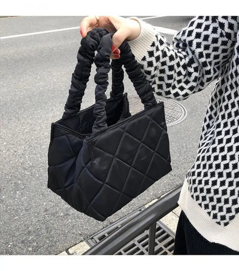 Brand Designer Casual Women Handbags Korean Nylon Plaid Ladies Tote Thread Lingge Vintage Female Shoulder Bags Retro Girls Purse
Brand Designer Casual Women Handbags Korean Nylon Plaid Ladies Tote Thread Lingge Vintage Female Shoulder Bags Retro Girls Purse