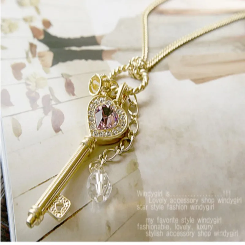 Vintage Fashion Crystal Pendant Necklace Women Golden Key Moon Star Horn Crescent Choker Necklaces Jewelry 2021New Hip Hop Trend
Vintage Fashion Crystal Pendant Necklace Women Golden Key Moon Star Horn Crescent Choker Necklaces Jewelry 2021New Hip Hop Trend