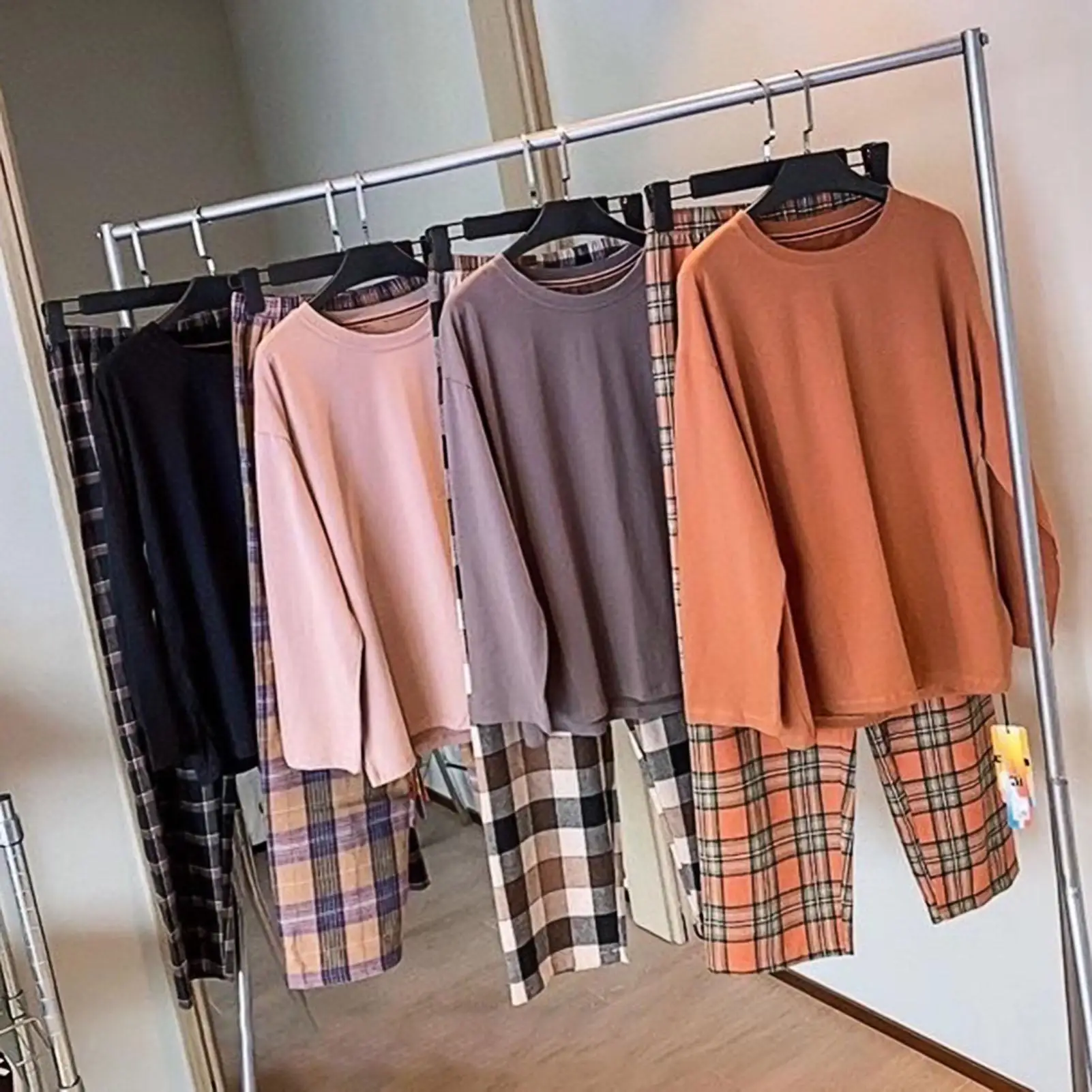 Women Spring Autumn O-neck Cotton Plaid Long Sleeve Pajama Oversize Home Sleepwear 2pcs Set
Women Spring Autumn O-neck Cotton Plaid Long Sleeve Pajama Oversize Home Sleepwear 2pcs Set
