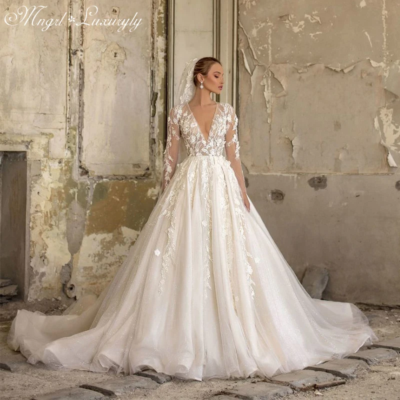 Luxury Wedding Dresses Long Sleeve Deep V Neck 3D Three-dimensional Applique Elegant Vintage Gowns Royal Train vestidos
Luxury Wedding Dresses Long Sleeve Deep V Neck 3D Three-dimensional Applique Elegant Vintage Gowns Royal Train vestidos