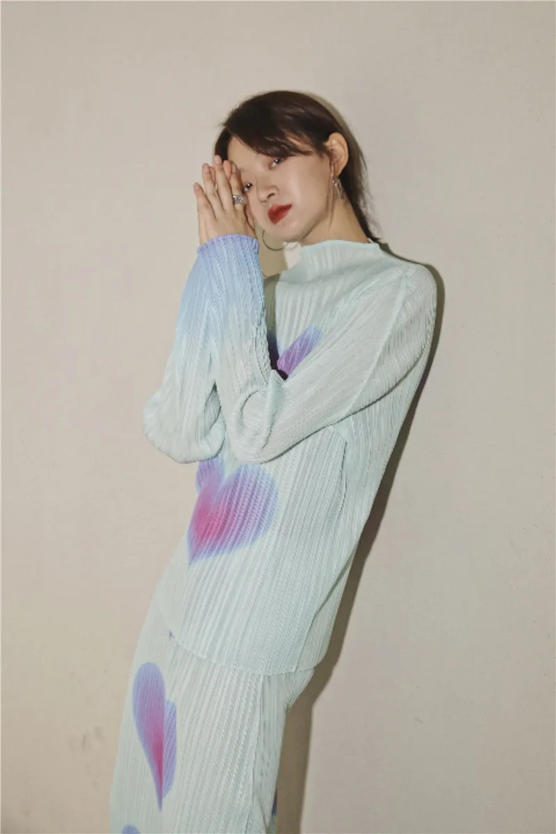Gradient Heart-shaped Print Long Sleeve Skirts Women Preppy Halo Folds High-neck Ruffled Skirts Korean Fashion New Streetwears
Gradient Heart-shaped Print Long Sleeve Skirts Women Preppy Halo Folds High-neck Ruffled Skirts Korean Fashion New Streetwears