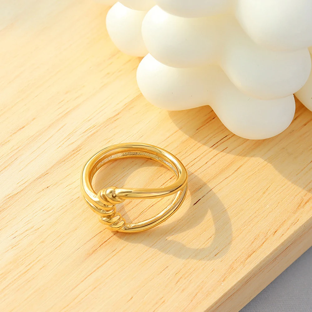 Popular Fashion Jewelry Stainless Steel Twist Ring Women Silver Gold Color Hollow Ring for Woemn
Popular Fashion Jewelry Stainless Steel Twist Ring Women Silver Gold Color Hollow Ring for Woemn