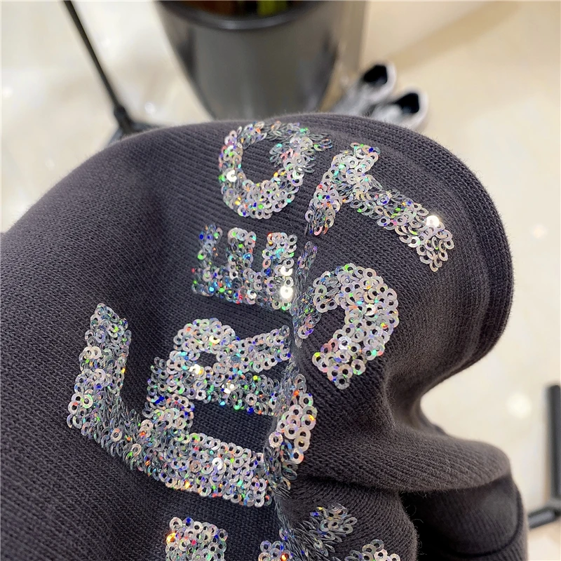 Women Sequins Embroidery Full Zip Hoodies 2021 Spring Ultra Soft Loose Cotton Casual Hooded Sweatshirt Large Size Zipper Coats 
Women Sequins Embroidery Full Zip Hoodies 2021 Spring Ultra Soft Loose Cotton Casual Hooded Sweatshirt Large Size Zipper Coats