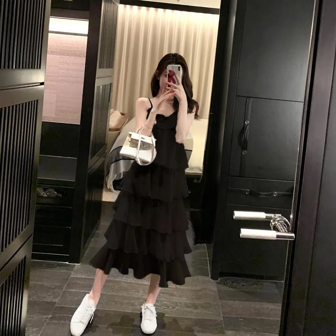 2021 new y2k summer sling dress female super fairy temperament lady V-neck bottoming wild and thin vestidos
2021 new y2k summer sling dress female super fairy temperament lady V-neck bottoming wild and thin vestidos
