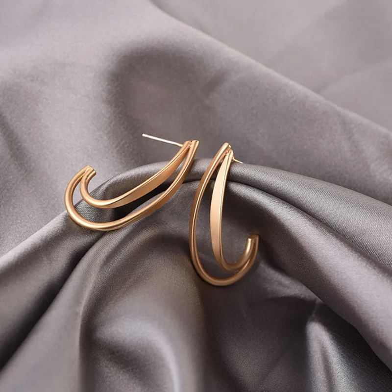 Hoop Earrings Korean Fashion Multi-layer C-shaped Earrings Personalized Simple Earrings Matte Texture 2021 Trend Jewelry
Hoop Earrings Korean Fashion Multi-layer C-shaped Earrings Personalized Simple Earrings Matte Texture 2021 Trend Jewelry