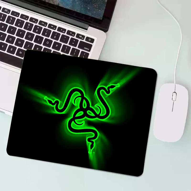 Razer Mouse Pad Small Gaming Accessories 20x25 Mouse Mat Speed/Control Version Mousepad Desk Laptop Gamer Office Work Mausepad 
Razer Mouse Pad Small Gaming Accessories 20x25 Mouse Mat Speed/Control Version Mousepad Desk Laptop Gamer Office Work Mausepad
