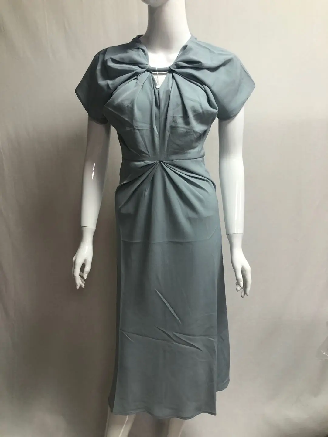 Women Dress Spring/Summer 2021 New Dress Fashionable Casual Solid Color Pleated V-neck Short Sleeve Midi Dress
Women Dress Spring/Summer 2021 New Dress Fashionable Casual Solid Color Pleated V-neck Short Sleeve Midi Dress