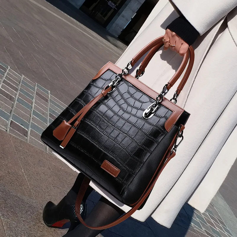 Luxury Fashion Genuine Leather Shoulder Messenger Bags 2022 New Large Capacity Casual Totes High Quality Women Purse and Handbag
Luxury Fashion Genuine Leather Shoulder Messenger Bags 2022 New Large Capacity Casual Totes High Quality Women Purse and Handbag