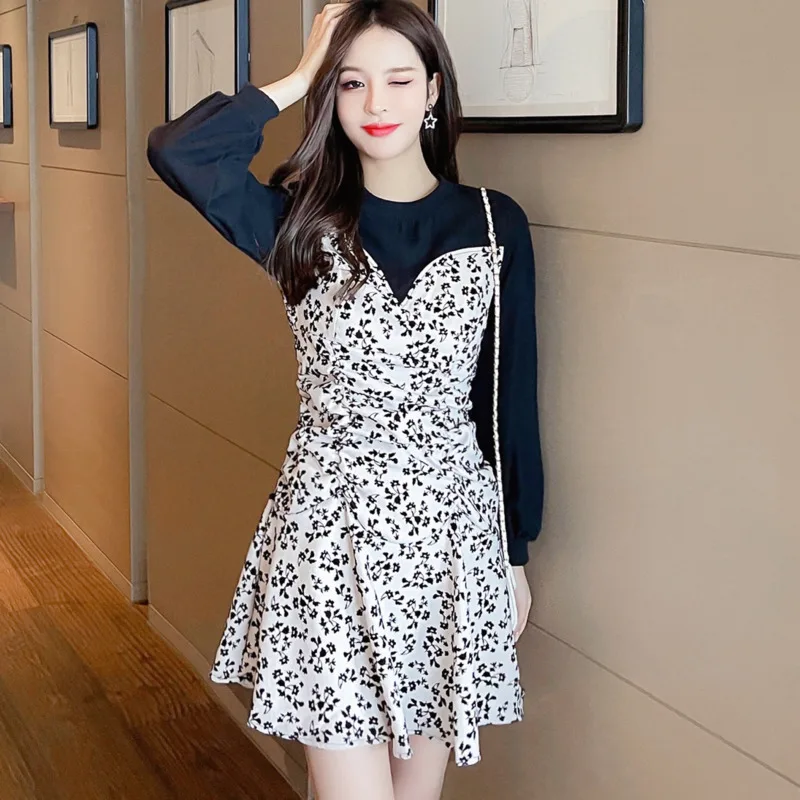 Women Dress 2021 Spring Fall Korean Chic Girls Fake Two Piece Stitching Vintage Floral Printed Mermaid Mini Dress Vestidos Robes
Women Dress 2021 Spring Fall Korean Chic Girls Fake Two Piece Stitching Vintage Floral Printed Mermaid Mini Dress Vestidos Robes
