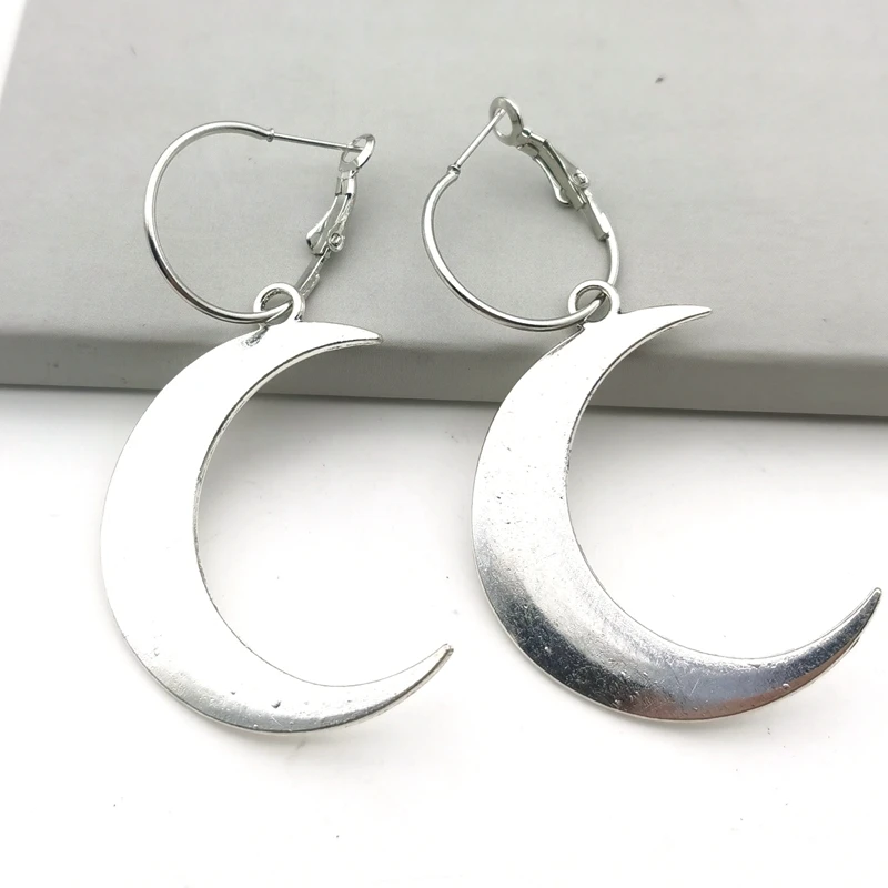

2020 Crescent Earrings Mysterious Gothic Jewelry Moon Witch Celtic Pagan Viken Moon God Phase Witch Goddess Fashion Woman Gift