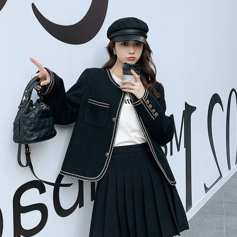 Женское однобортное пальто на пуговицах, повседневная мягкая куртка белого и черного цвета с длинным рукавом, модель K1126 в Корейском стиле н...
Женское однобортное пальто на пуговицах, повседневная мягкая куртка белого и черного цвета с длинным рукавом, модель K1126 в Корейском стиле н...