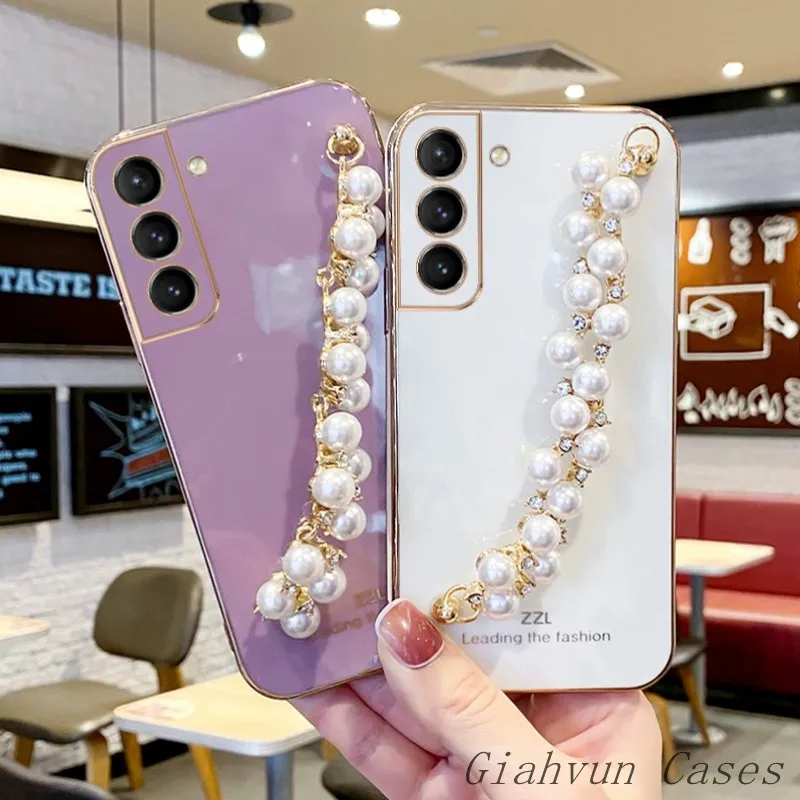 Plating Glossy Pearl Diamond Bracelet Chain Phone Case For Samsung A32 A52 A72 S20 S21 S22 Plus Ultra + Pro FE A 71 51 Note 10 2
Plating Glossy Pearl Diamond Bracelet Chain Phone Case For Samsung A32 A52 A72 S20 S21 S22 Plus Ultra + Pro FE A 71 51 Note 10 2