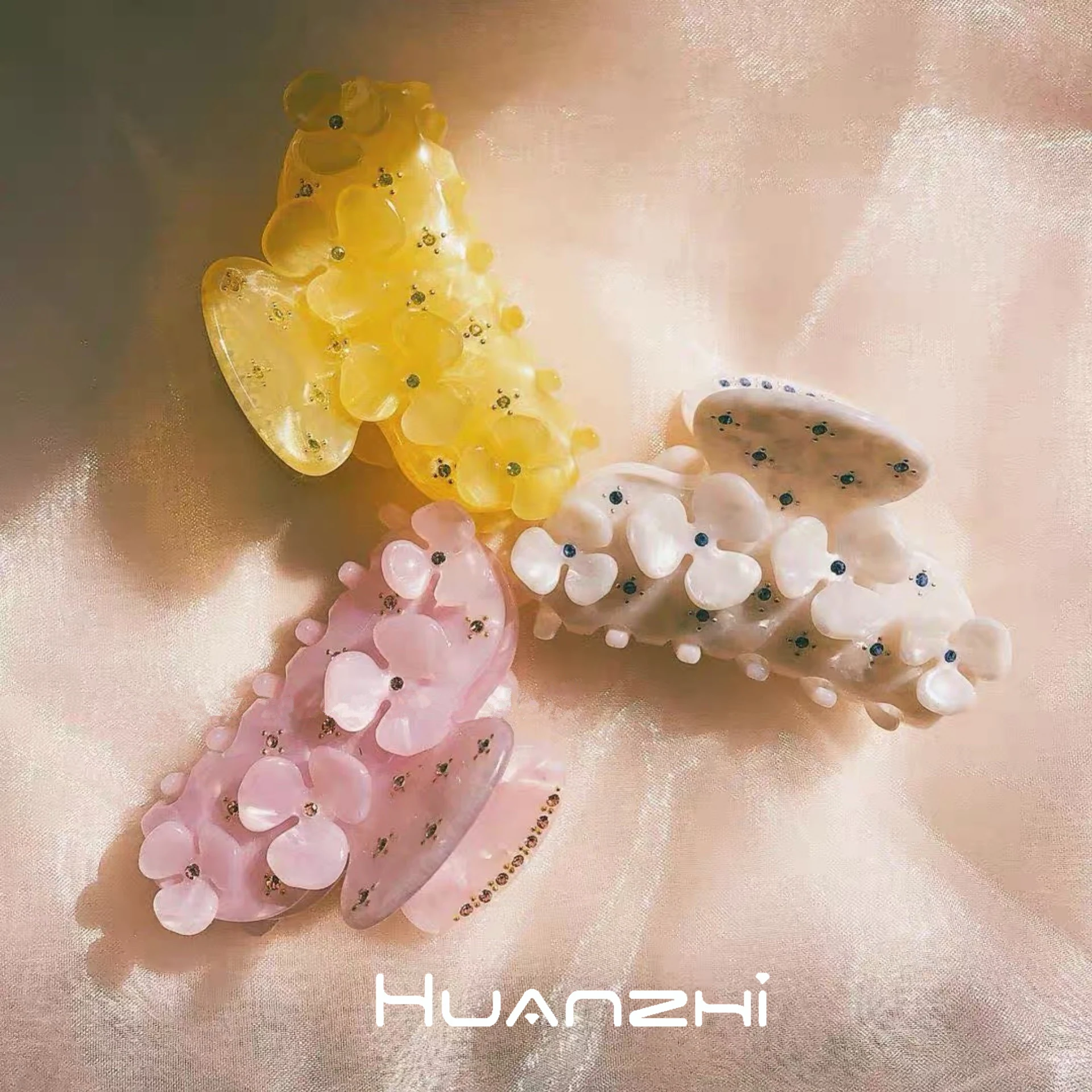 HUANZHI 2021 Новый Boho разноцветный ацетат цветение цветок инкрустация стразы большие заколки для волос для женщин аксессуары для вечерние Y2K
HUANZHI 2021 Новый Boho разноцветный ацетат цветение цветок инкрустация стразы большие заколки для волос для женщин аксессуары для вечерние Y2K