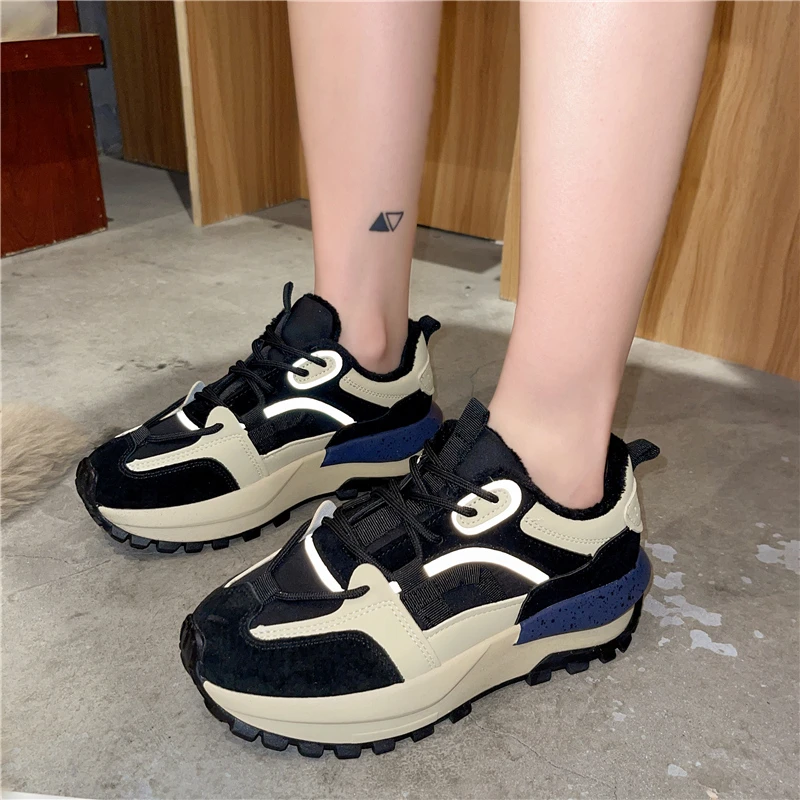 Women's VulcanizedShoes Autumn and Winter Round Toe WedgesCasual SportsShoes PlushWarmThick-soled Shoes Comfortable Casual Shoes 
Women's VulcanizedShoes Autumn and Winter Round Toe WedgesCasual SportsShoes PlushWarmThick-soled Shoes Comfortable Casual Shoes