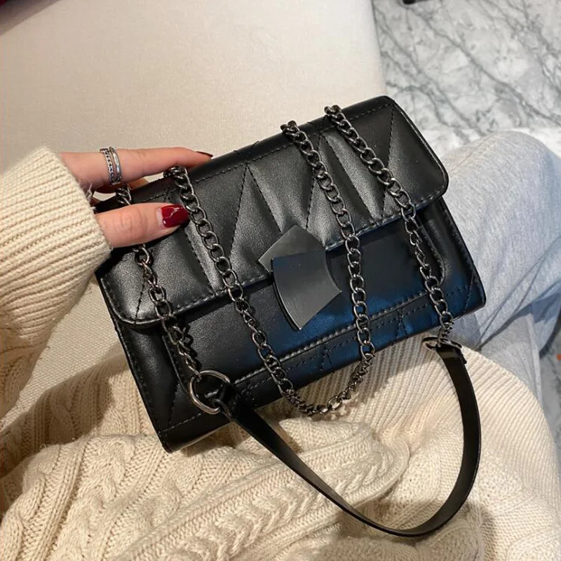 Модные сумки на плечо в новом стиле для женщин, маленькие сумки через плечо с клапаном, дизайнерские дамские сумочки на цепочке
Модные сумки на плечо в новом стиле для женщин, маленькие сумки через плечо с клапаном, дизайнерские дамские сумочки на цепочке