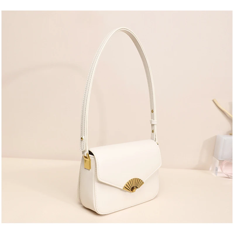 Маленькая квадратная Летняя женская сумочка из искусственной кожи, Винтажная сумочка-Багет для подмышек, регулируемый ремешок на плечо
Маленькая квадратная Летняя женская сумочка из искусственной кожи, Винтажная сумочка-Багет для подмышек, регулируемый ремешок на плечо