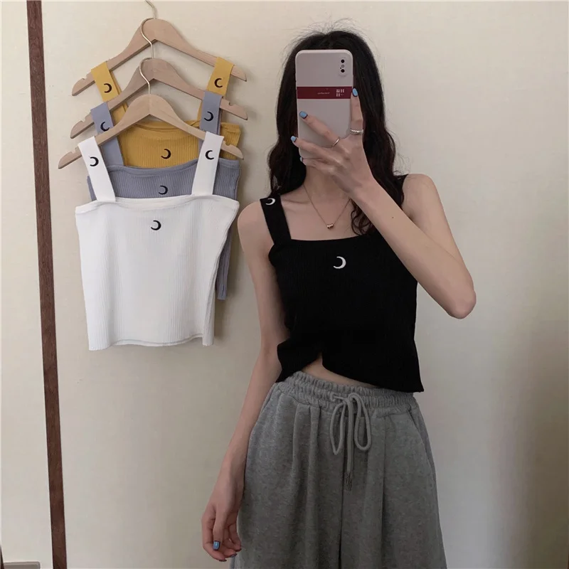 Style Embroidered Knitted Suspenders Rac 
Style Embroidered Knitted Suspenders Rac