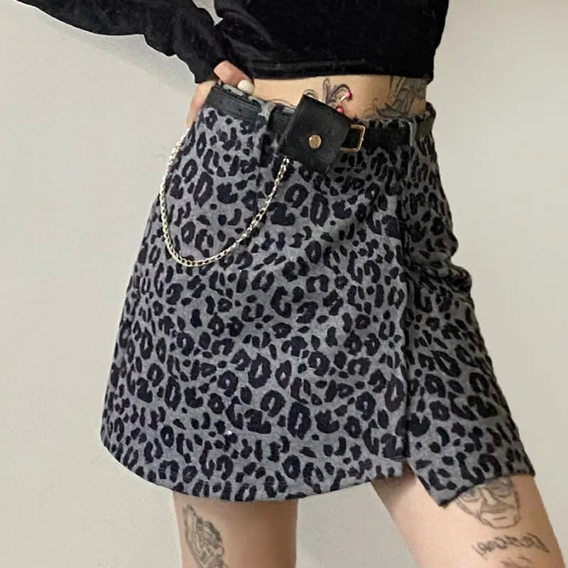 MissThalia Leopard Gothic Tweed A-Line Skirts E-Girl 90s Aesthetic Streetwear Vintage One Piece Sexy Mini Skirt Women Sashes
MissThalia Leopard Gothic Tweed A-Line Skirts E-Girl 90s Aesthetic Streetwear Vintage One Piece Sexy Mini Skirt Women Sashes