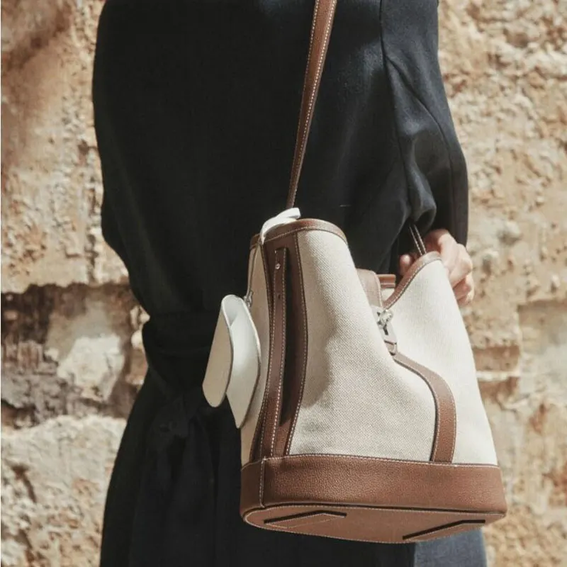 Niche Small Fragrance Canvas Tote Bags for Women Hit Color Large Capacity Bucket Crossbody Bags for Women Luxury Bags Women
Niche Small Fragrance Canvas Tote Bags for Women Hit Color Large Capacity Bucket Crossbody Bags for Women Luxury Bags Women