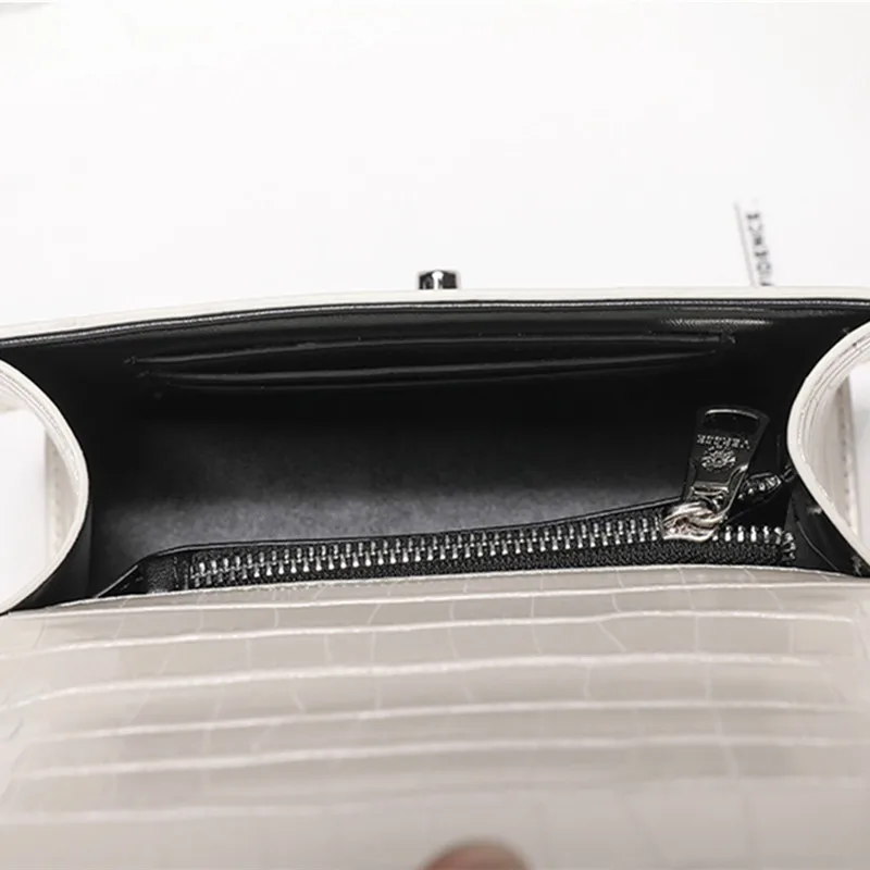 Luxury Designer Chain Handbag Small Square Bag 2021 New Fashion High Quality Leather Crossbody Shoulder Bag Sac De Luxe Femme Cc 
Luxury Designer Chain Handbag Small Square Bag 2021 New Fashion High Quality Leather Crossbody Shoulder Bag Sac De Luxe Femme Cc