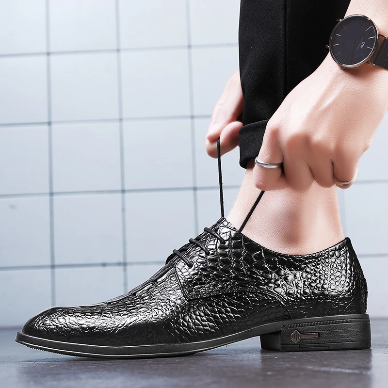 Crocodile Grain Leather Men Oxfords Lace Up Casual Business Shoes 2020 New Brand Wedding Dress Shoes
Crocodile Grain Leather Men Oxfords Lace Up Casual Business Shoes 2020 New Brand Wedding Dress Shoes