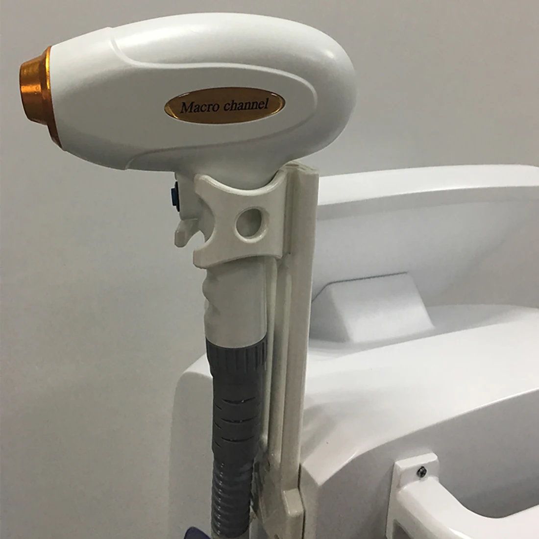 Three Wavelength 1064nm 755nm 808nm Diode Laser Fast Permanent Hair Removal Machine Men Women Facial Epilator For Whole Body Arm
Three Wavelength 1064nm 755nm 808nm Diode Laser Fast Permanent Hair Removal Machine Men Women Facial Epilator For Whole Body Arm