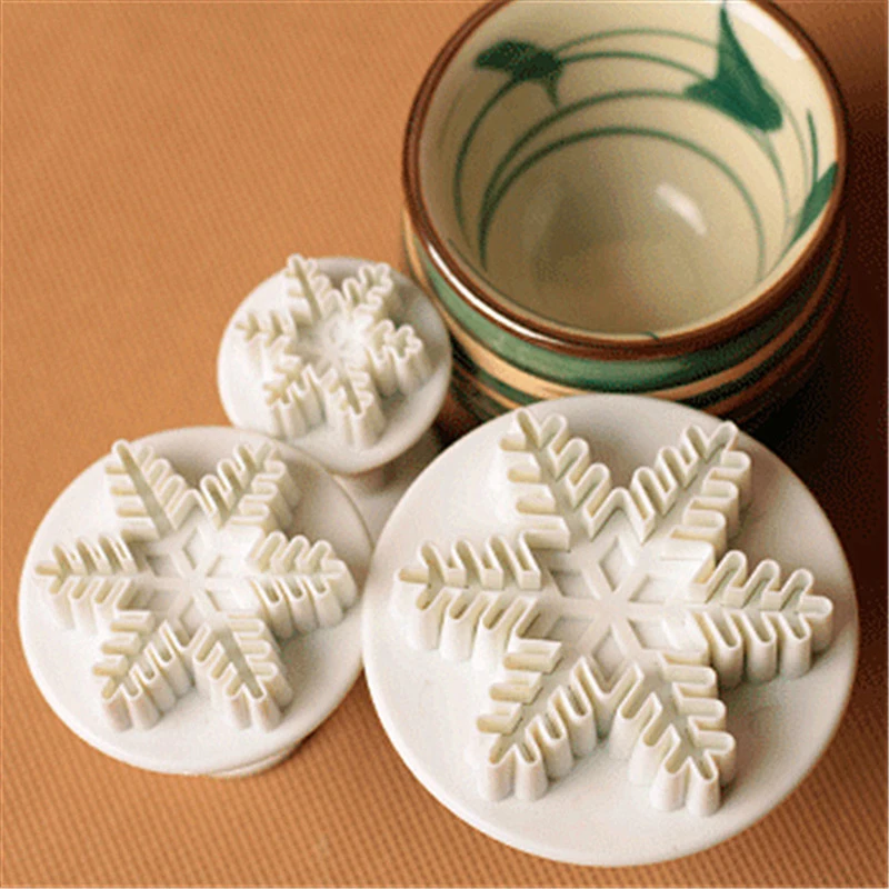 3 pieces/set of DIY baking mold thickness snowflake spring compression mold biscuit plastic mold kitchen accessories
3 pieces/set of DIY baking mold thickness snowflake spring compression mold biscuit plastic mold kitchen accessories