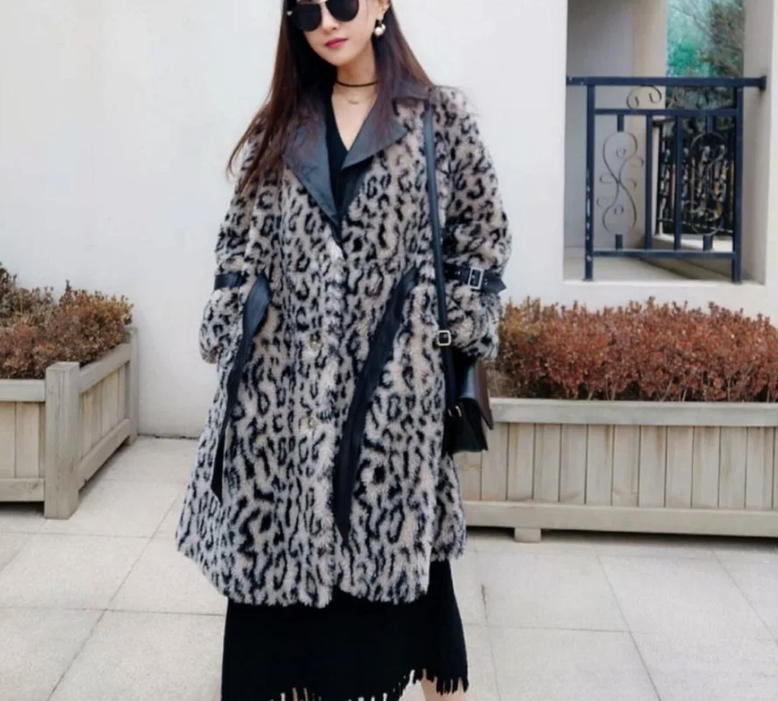 2021 Stand Collar Casual Winderbreaker Female Jacket Thick Fur Outwear Fake Fur Colthes Luxurious Leopard Faux Fur New Coats
2021 Stand Collar Casual Winderbreaker Female Jacket Thick Fur Outwear Fake Fur Colthes Luxurious Leopard Faux Fur New Coats