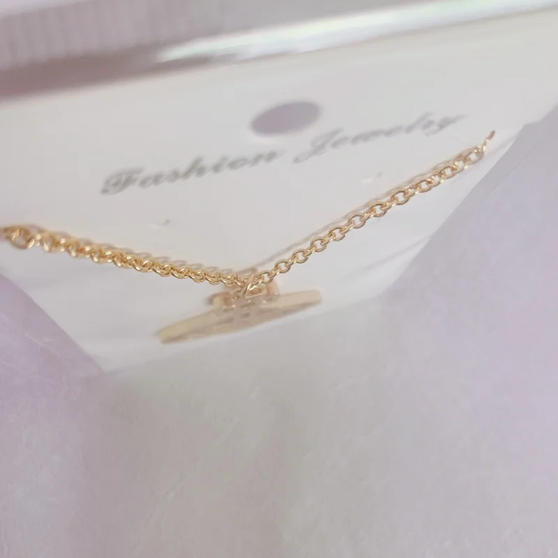 Женское Ожерелье с изображением планеты
Женское Ожерелье с изображением планеты