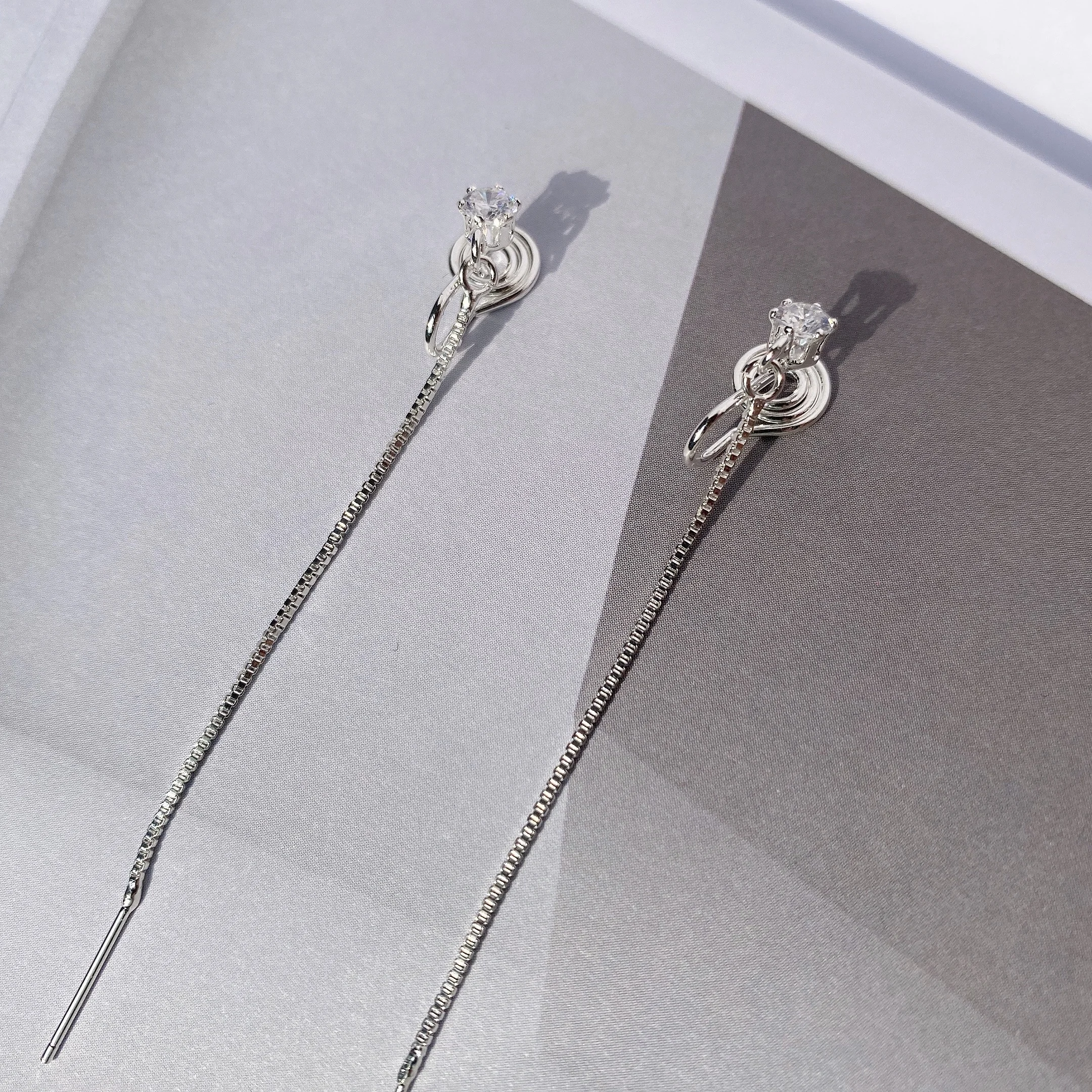 No Ear Piercing Required Daily To Make Round Face Thin-Looked Mid-Length Ear Clip Tassel Ear Clip Jewelry for Women
No Ear Piercing Required Daily To Make Round Face Thin-Looked Mid-Length Ear Clip Tassel Ear Clip Jewelry for Women