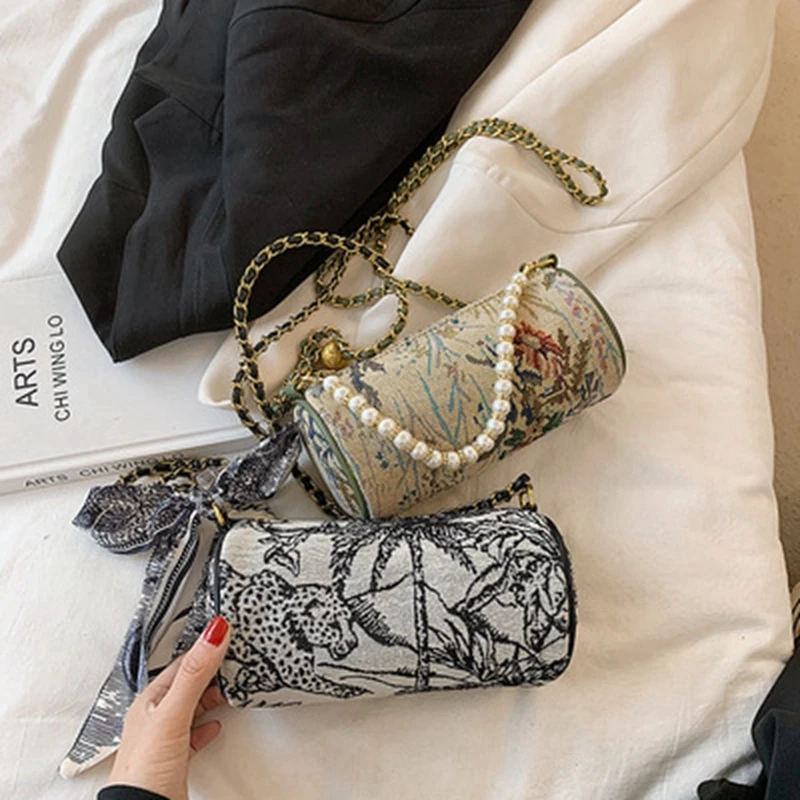 Fashion Embroidery Tote Bags for Women 2021 New Luxury Handbags Pearl Portable Casual Purses Cylinder Bag Shoulder Bags
Fashion Embroidery Tote Bags for Women 2021 New Luxury Handbags Pearl Portable Casual Purses Cylinder Bag Shoulder Bags