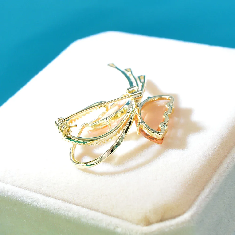 CINDY XIANG Clear Crystal And Cubic Zirconia Butterfly Brooches For Women Winter Style Copper Jewelry Elegant Pin Brooch 
CINDY XIANG Clear Crystal And Cubic Zirconia Butterfly Brooches For Women Winter Style Copper Jewelry Elegant Pin Brooch